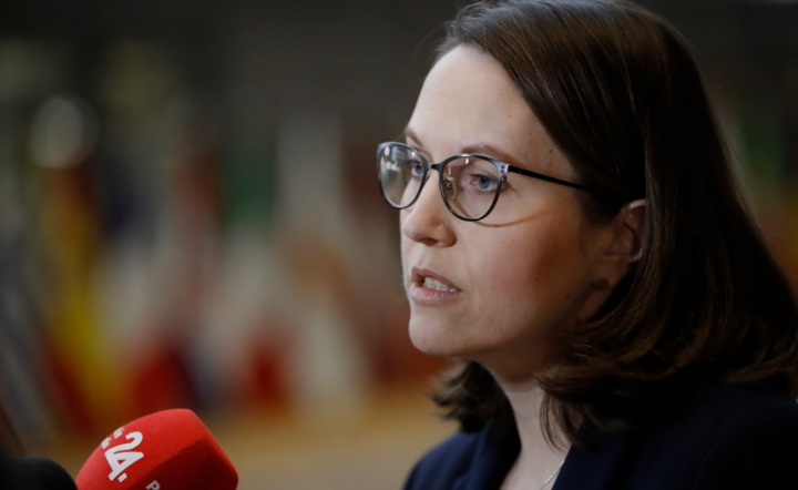 minister finansów RP Magdalena Rzeczkowska / autor: PAP/EPA/OLIVIER HOSLET