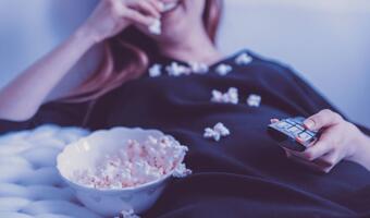 Hiszpania: Przez epidemię ludzie więcej czasu oglądają telewizję