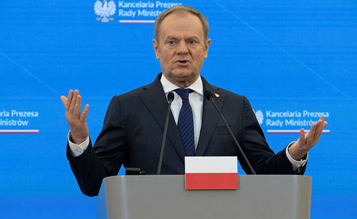 Donald Tusk uderzy w wierzących w Boga? / autor: Fratria