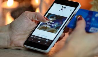 Co drugi klient banku kupuje w internecie
