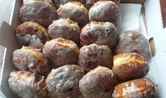 Pączki szkodzą? Dietetyczka zabiera głos