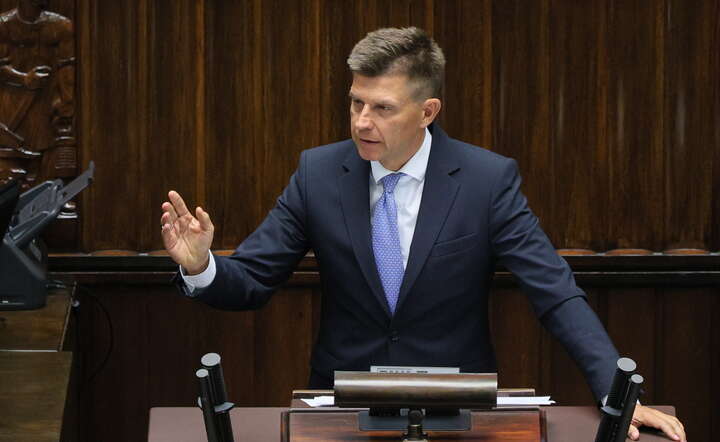 Ryszard Petru, poseł Polska 2050 prezentuje projekt ustawy w Sejmie / autor: PAP / Paweł Supernak