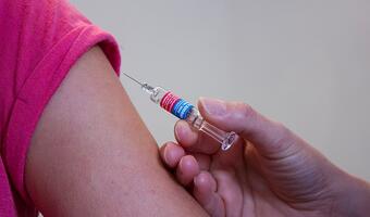 Więcej dzieci zaszczepionych przeciw pneumokokom