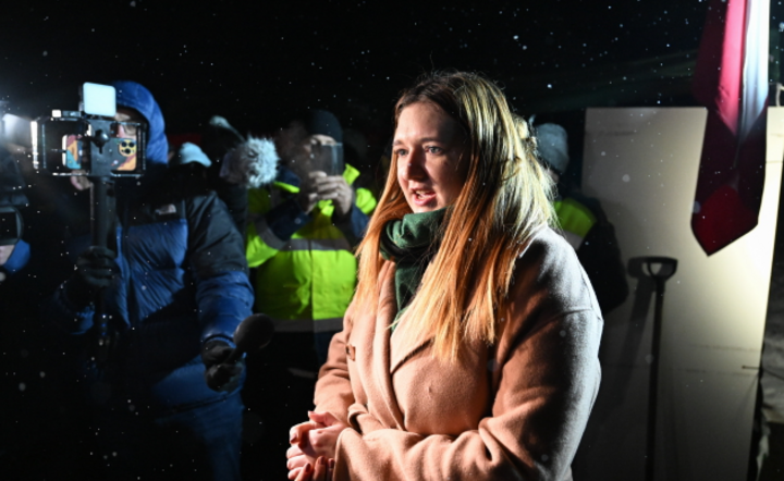 Minister rolnictwa i rozwoju wsi Anna Gembicka podczas spotkania z uczestnikami protestu na przejściu granicznym w Medyce, 28 bm / autor: PAP/Darek Delmanowicz