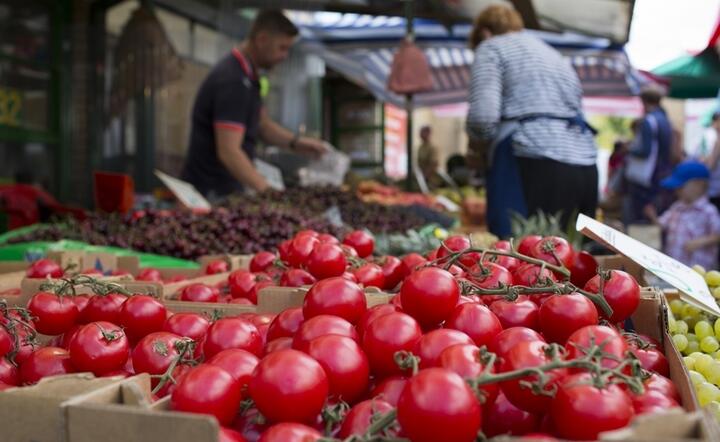 Panująca w Polsce susza wpłynęła na zmniejszenie oferty owoców i warzyw / autor: Andrzej Wiktor