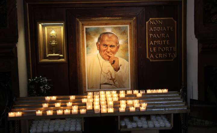 Papież Jan Paweł II - kaplica w Asyżu / autor: Fratria 