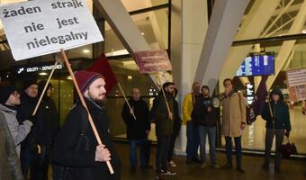Kolejny dzień strajku w LOT, spółka odwołuje 12 rejsów