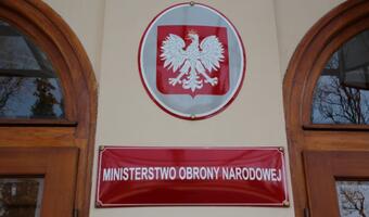 Pracownicy cywilni MON dostaną 300 zł podwyżki