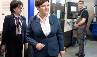 Premier: mamy lepsze wpływy z podatku VAT i z CIT; finanse publiczne - stabilne