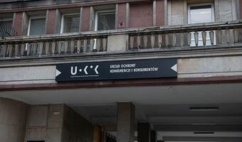 UOKiK nie odpuszcza: Tym razem wziął pod lupę aż 18 banków