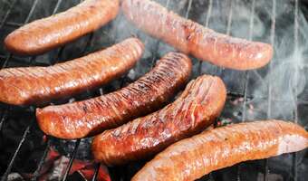 Mandat 500 zł za grill na balkonie. Tak uniknąć kary