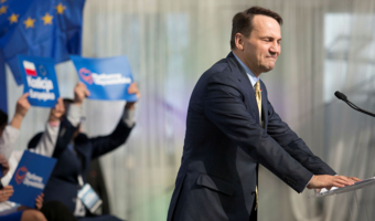 Zagraniczne podróże europosłów - Sikorski w czołówce