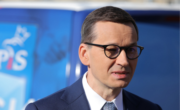 Premier w mediach społecznościowych podziękował funkcjonariuszom służb mundurowych