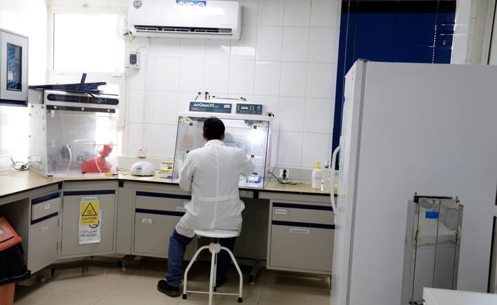 Laboratorium / autor: PAP