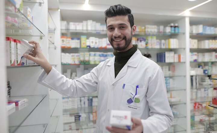 Czy farmaceuta będzie mógł wydać większą porcję leku, w razie problemów z czytelnością recepty? / autor: Pixabay