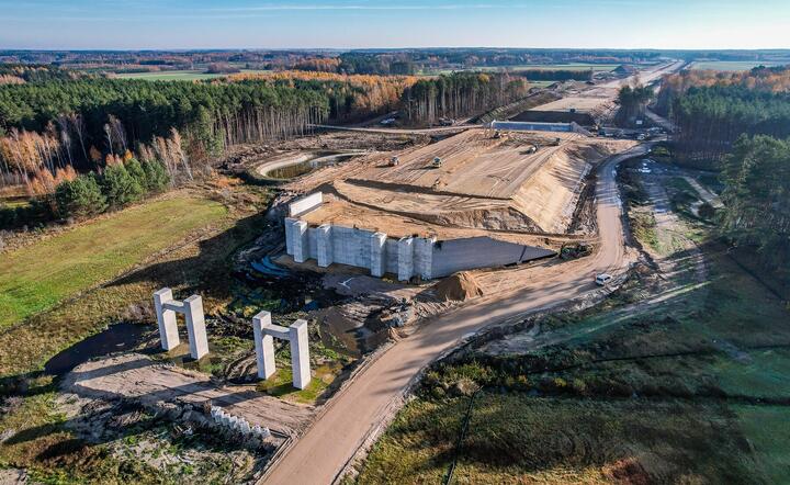 Budowa odcinka autostrady A2 Groszki-Siedlce Zach (Gręzów) - koniec listopada 2023 r. / autor: screen @GDDKiA_Warszawa