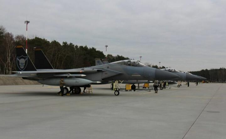 Amerykańskie F-15 w Łasku  / autor: Twitter/Mariusz Błaszczak