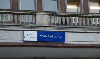 KNF nie ma wyjścia: Musi powiedzieć, jaki kurs byłby sprawiedliwy przy zmianie kredytów frankowych na złotowe