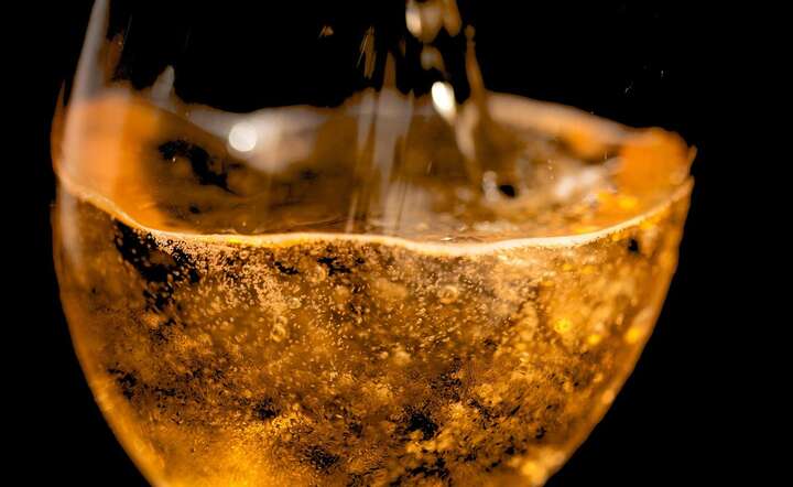 Ministerstwo Finansów chce podwyżki akcyzy na cydr w ramach mapy drogowej  podwyżek podatków dla alkoholi / autor: Pixabay