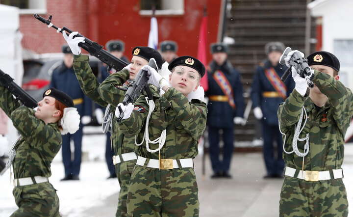 Rosja - defilada Młodzieżowej Armii / autor: PAP/EPA/ANATOLY MALTSEV