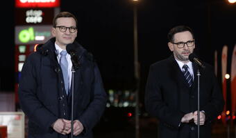 Morawiecki: benzyna tańsza, zgodnie z obietnicami