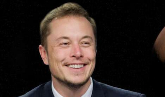 Musk inwestuje w TVN. Przełomowa kwota