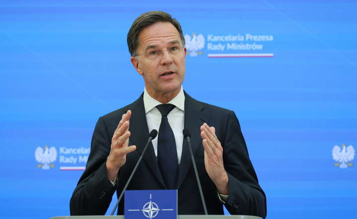 Sekretarz generalny NATO Mark Rutte podczas konferencji prasowej / autor: PAP/Paweł Supernak