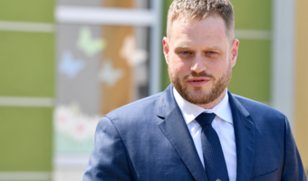 Cieszyński: zbyt daleko idące regulacje mogą zabić AI w UE