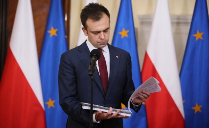 Minister finansów Andrzej Domański podczas konferencji prasowej po posiedzeniu rządu / autor: PAP/ Leszek Szymański