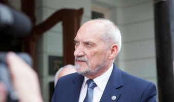 Macierewicz: Głosowanie PE ma zlikwidować państwo polskie