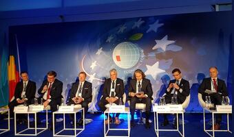 KRYNICA: Prezes PKP: Koniec z centrami handlowymi przy dworcach