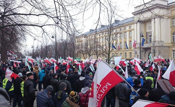 fot.protestrolnikow.pl