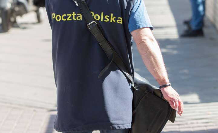 Spółdzielnie i wspólnoty mieszkaniowe nie są chętne do udostępniania listonoszom kodów czy kluczy / autor: Andrzej Wiktor/Fratria