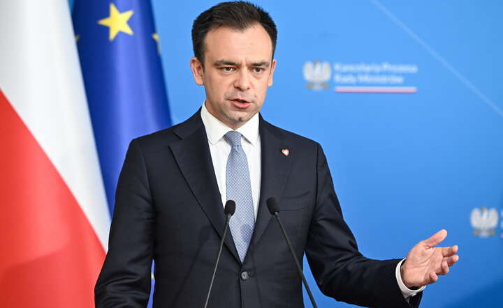 Minister finansów Andrzej Domański na konferencji po posiedzeniu Rady Ministrów / autor: PAP/Radek Pietruszka