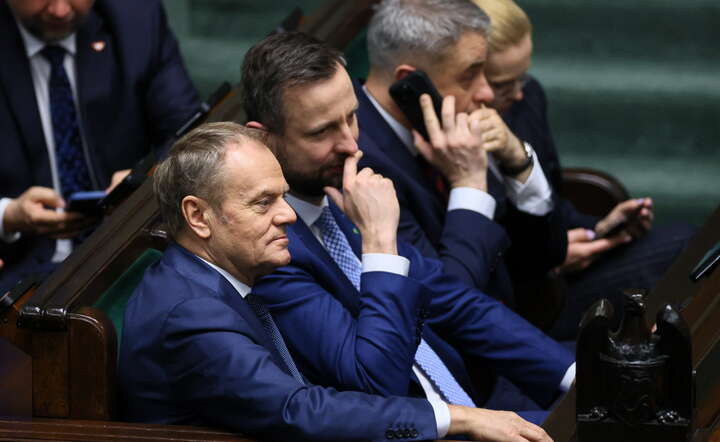 Premier Donald Tusk podczas wystąpienia ministra spraw zagranicznych w Sejmie / autor: PAP/Leszek Szymański