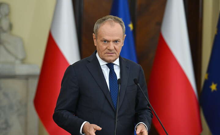 Premier Donald Tusk na konferencji prasowej w siedzibie KPRM w Warszawie / autor: PAP/Paweł Supernak