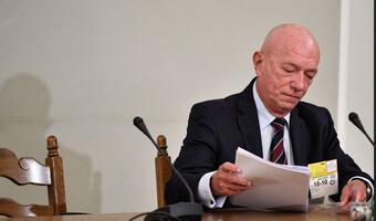Ćwiąkalski przed komisją próbował bronić ministrów
