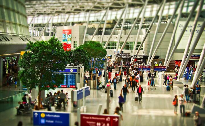 terminal, zdjęcie ilustracyjne / autor: fotoserwis PAP