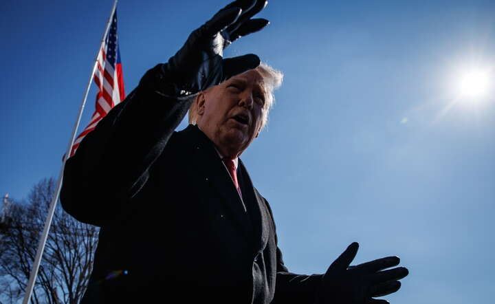 Prezydent USA Donald Trump w Białym Domu / autor: PAP/EPA/SAMUEL CORUM