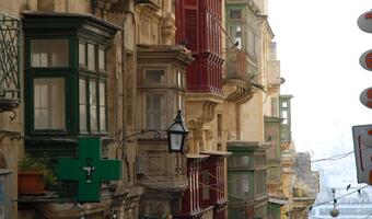 Malta: Islamscy "uchodźcy" już nie wykorzystują tratw i łodzi - teraz przybywają na wyspę drogimi jachtami lub drogą lotniczą