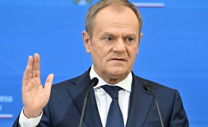 Premier Donald Tusk podczas konferencji prasowej po posiedzeniu rządu / autor: PAP/Radek Pietruszka