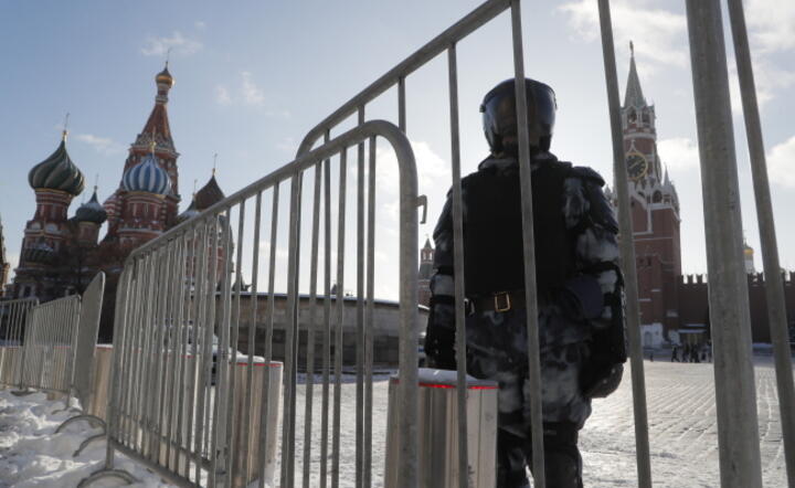 Policja na Placu Czerwonym / autor: PAP/EPA/MAXIM SHIPENKOV