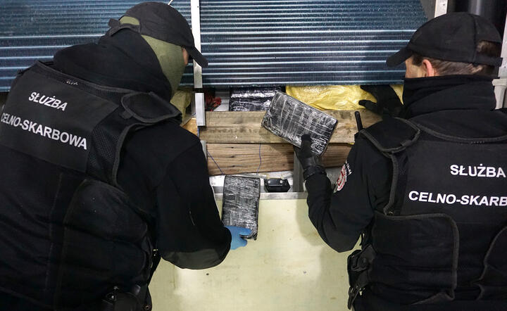 KAS udaremniła przemyt 50 kg kokainy / autor: KAS 