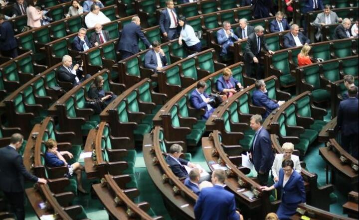 Gorąco w Sejmie. Debata o opłacie drogowej