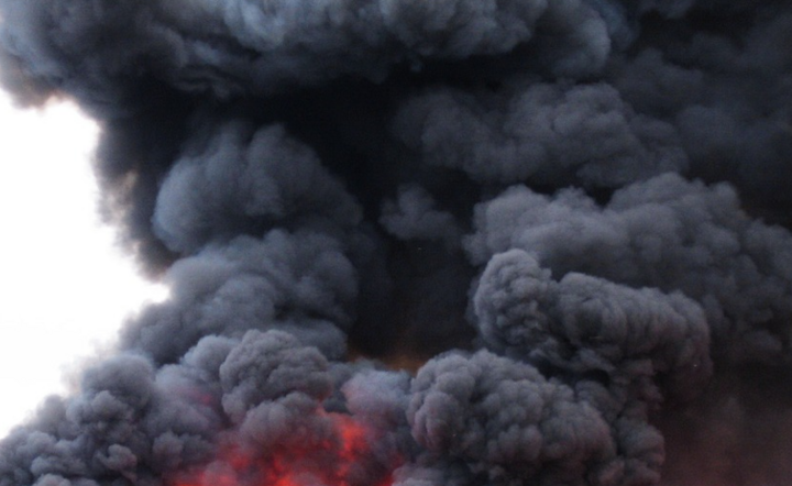 Toksyczny dym nad Berlinem. Pożar w firmie Diehl Metal