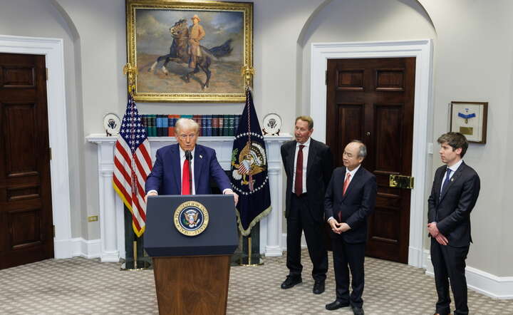 Prezydent Donald Trump i szefowie Oracle, Softbanku i OpenAI w Białym Domu / autor: PAP/EPA/AARON SCHWARTZ