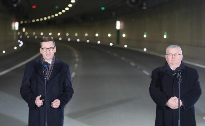 Mateusz Morawiecki (L) i Andrzej Adamczyk (P) / autor: PAP/Paweł Supernak