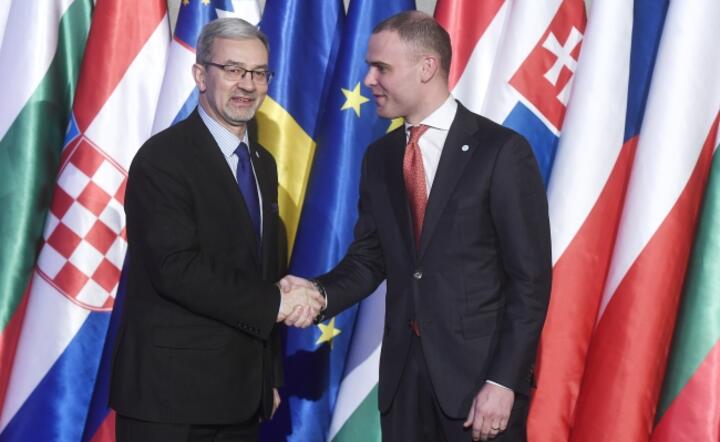 Gala dinner - ministers for cohesion of the Visegrad Group / autor: PAP/EPA/SZILARD KOSZTICSAK