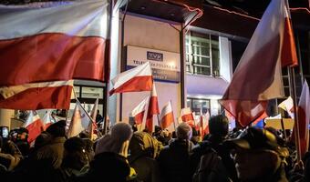 RMN o zmianie władz mediów publicznych: Niezgodna z Konstytucją