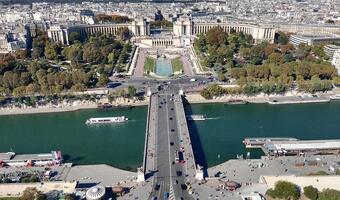Francja: Politycy z pogróżkami za covidowe prawo. "Nie poddamy się"